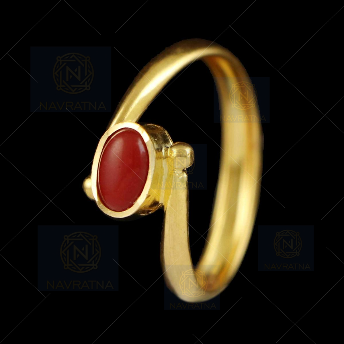 22 kt gold stone ring