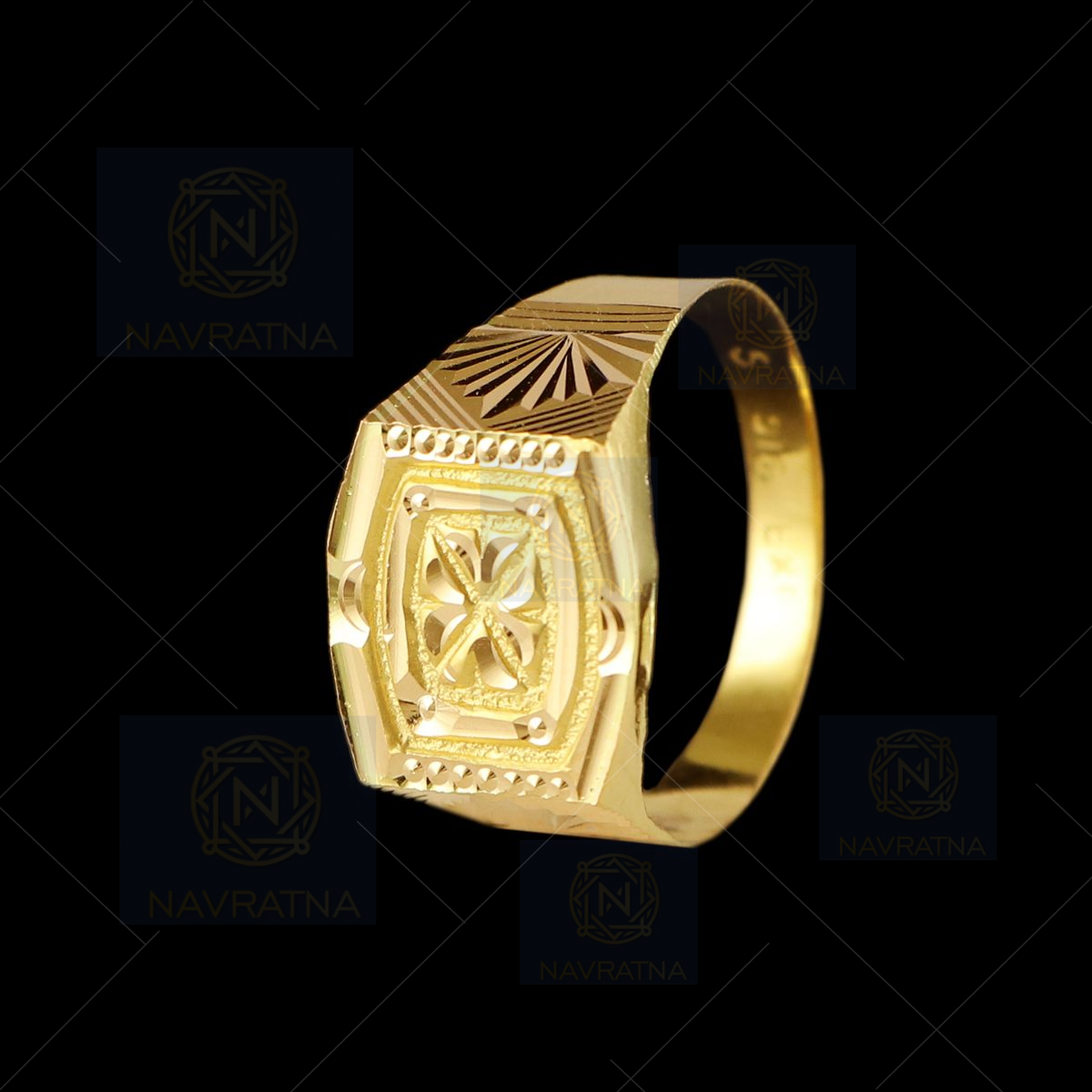 Cross ring in solid gold - Elegant Jewel Box | Fine Jewellery