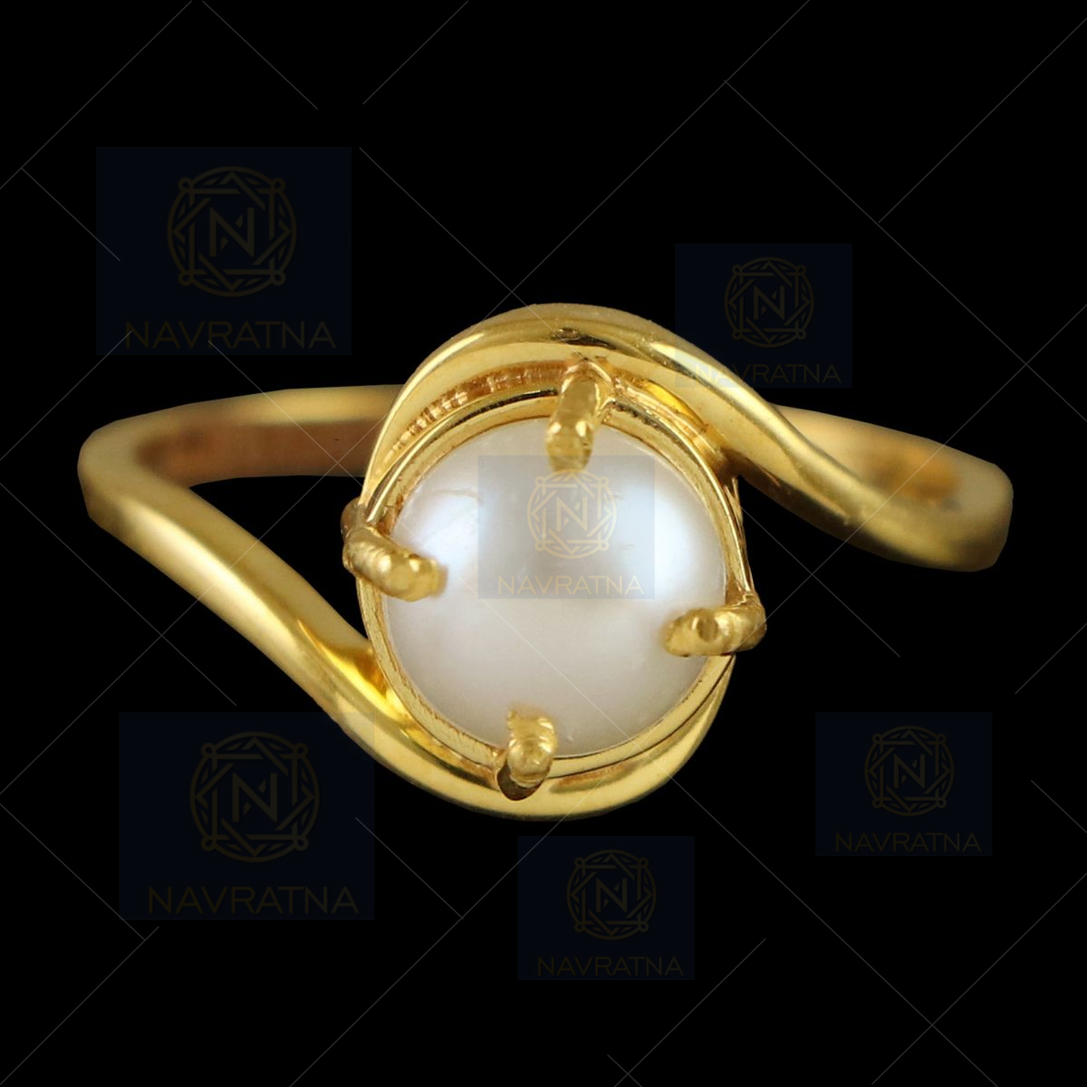 22 kt gold ladies pearl (muthu) ring